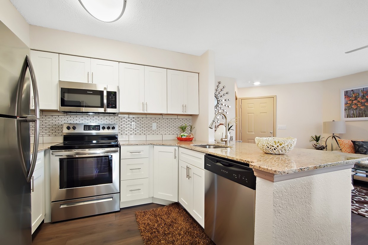 Retreat at Crosstown Apartments Riverview, FL