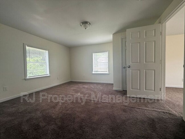 Foto del edificio - 3742 Berry Ln