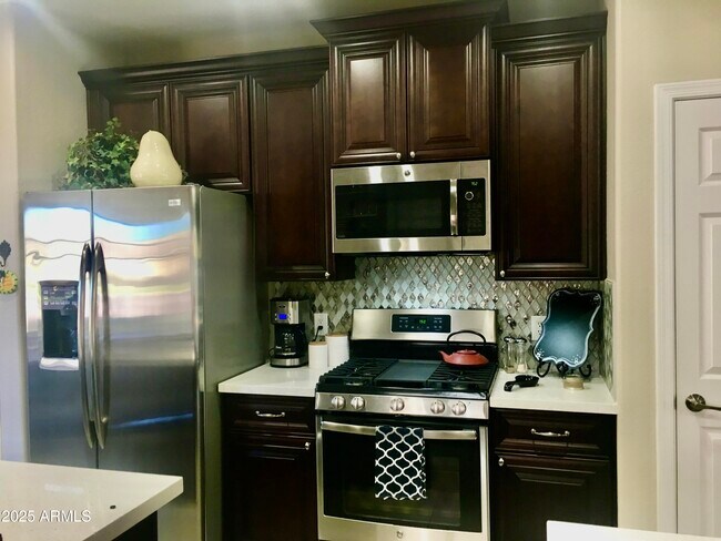 Foto del edificio - 1381 W Armstrong Way