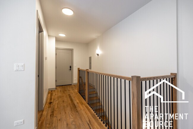 Building Photo - 1339 W Estes Ave