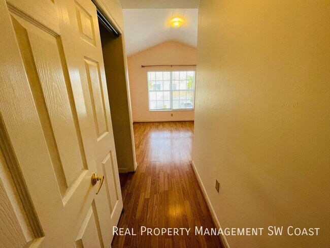Building Photo - 936 Hampton Cir