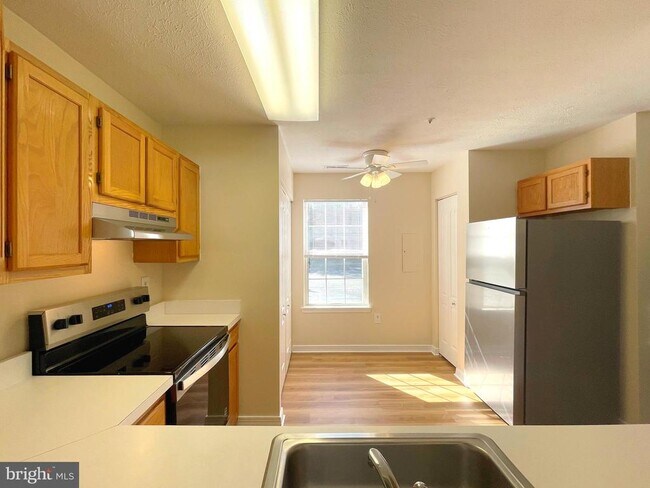 Building Photo - 45288 Rumsford Ln