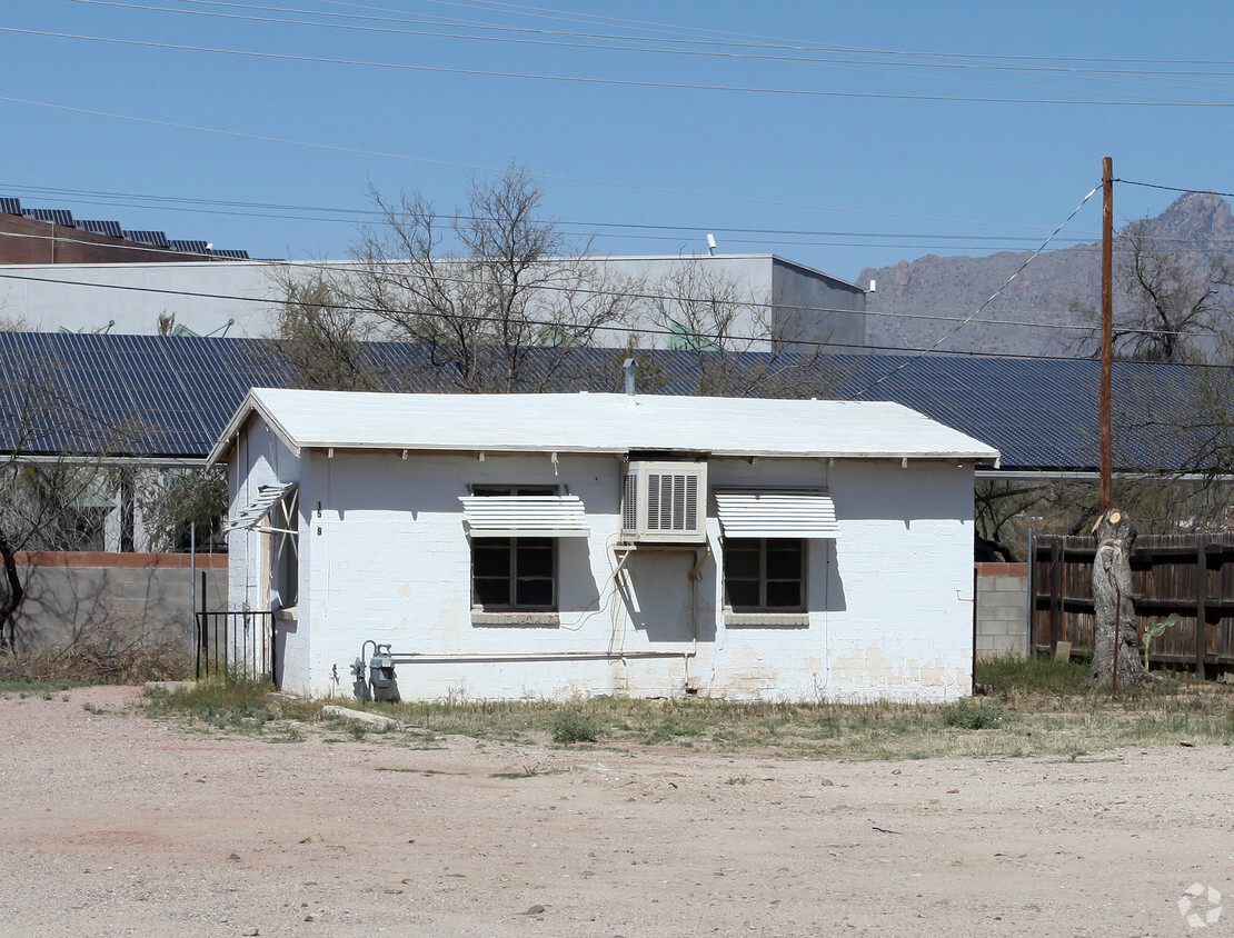 Foto del edificio - 1501-1509 E Hedrick Dr