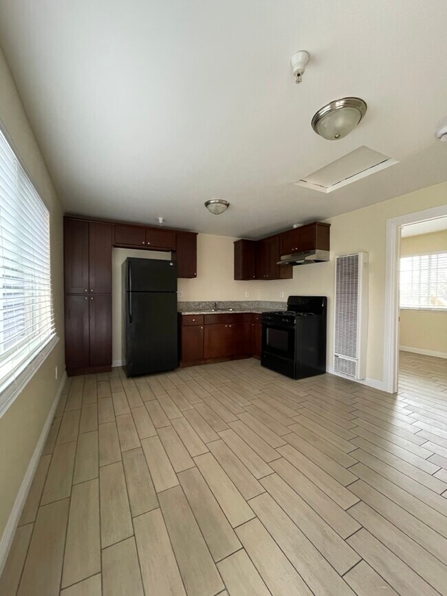 Foto del edificio - 3856 S Normandie Ave