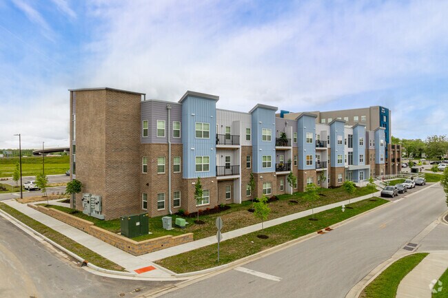 Foto del edificio - Founders Square Senior Housing