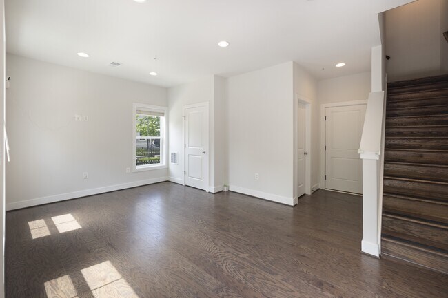 Building Photo - 2375 Wyeth St