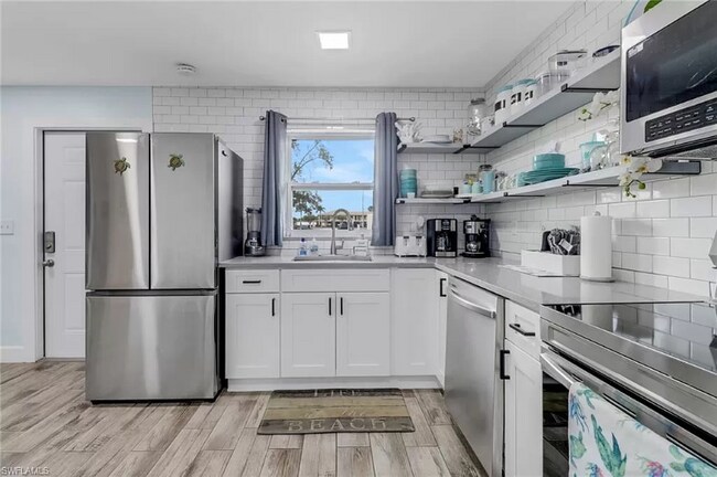 Foto del edificio - 206 Cape Coral Pkwy W