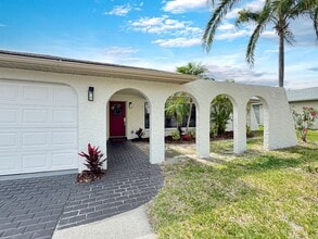 Building Photo - 9907 Island Harbor Dr