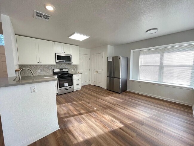 Building Photo - 9001 Wildwater Way