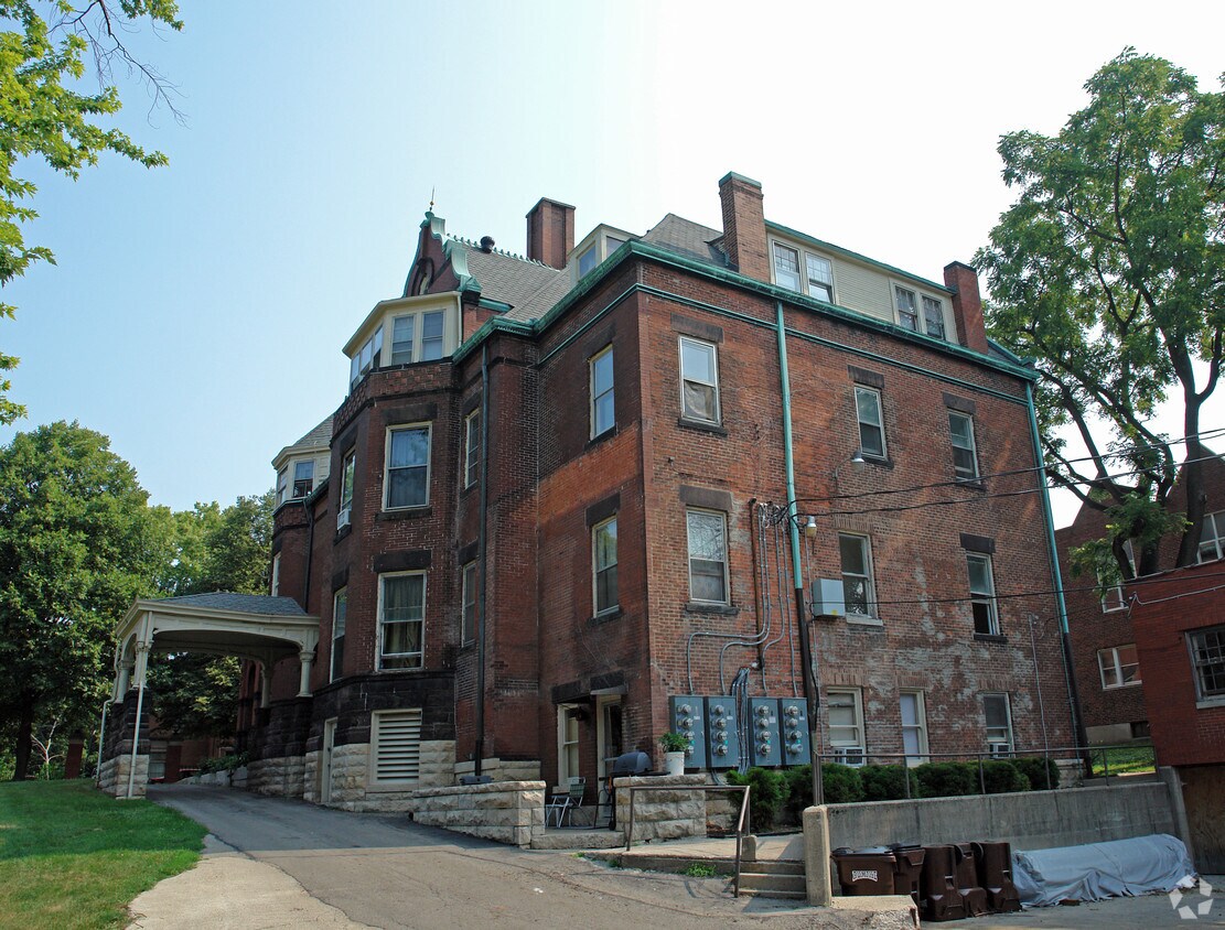 Exterior - Berkley Manor