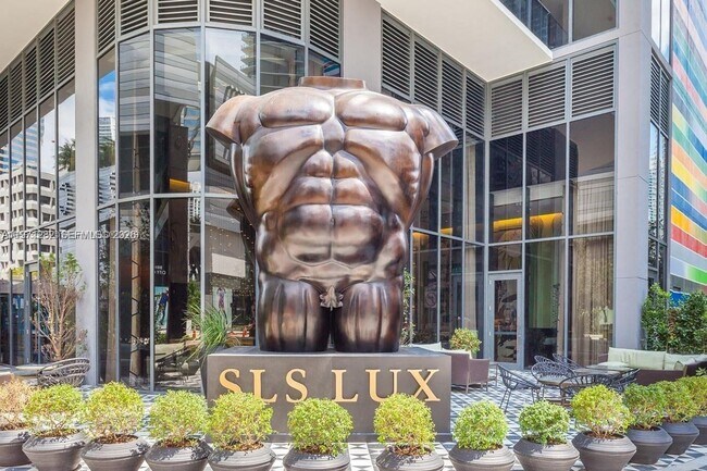 Foto del edificio - 801 S Miami Ave