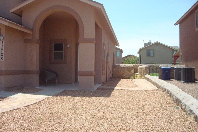 Building Photo - 11728 Mesquite Bush Dr