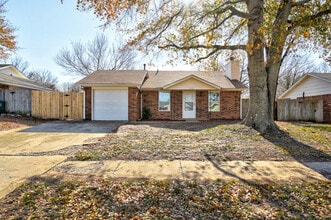 Building Photo - 812 Peregrine Dr