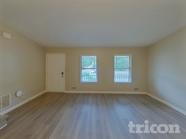 Foto del edificio - 5942 Dan Dr