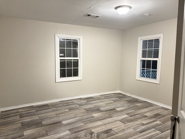 Building Photo - 666 N 2nd St