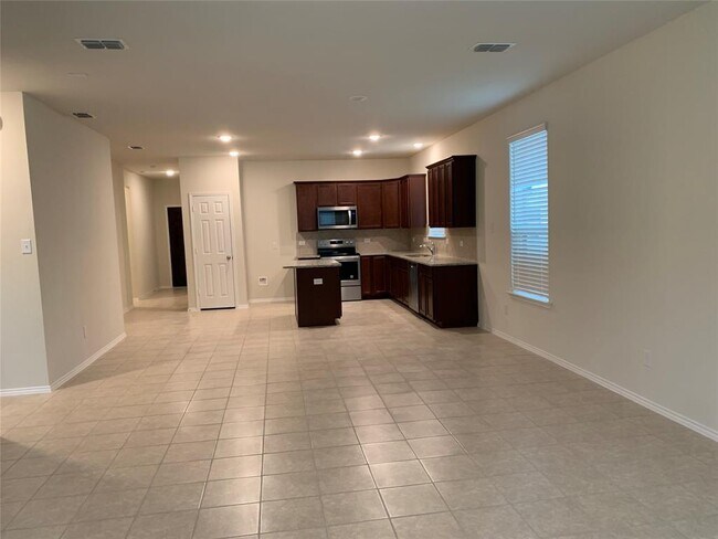 Building Photo - 1602 Silas Dr