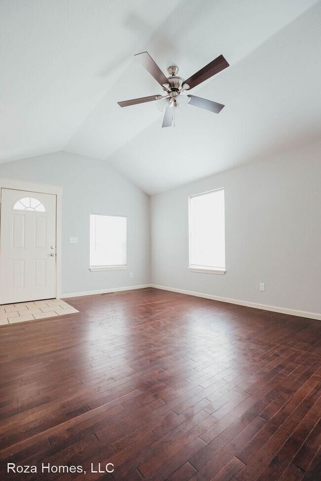 Building Photo - 4 br, 2 bath House - 711 E Delmar