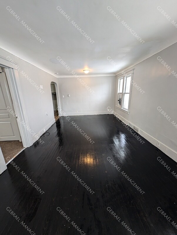 Building Photo - 928 Huron St