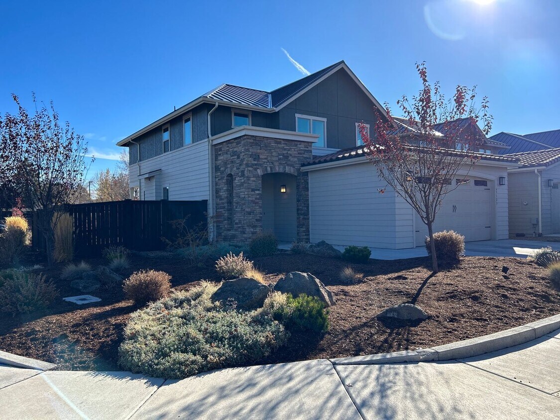 Primary Photo - Beautiful 3 Bedroom Home in Tuscany Pines