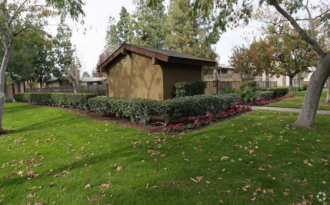 Building Photo - Portola  Redlands