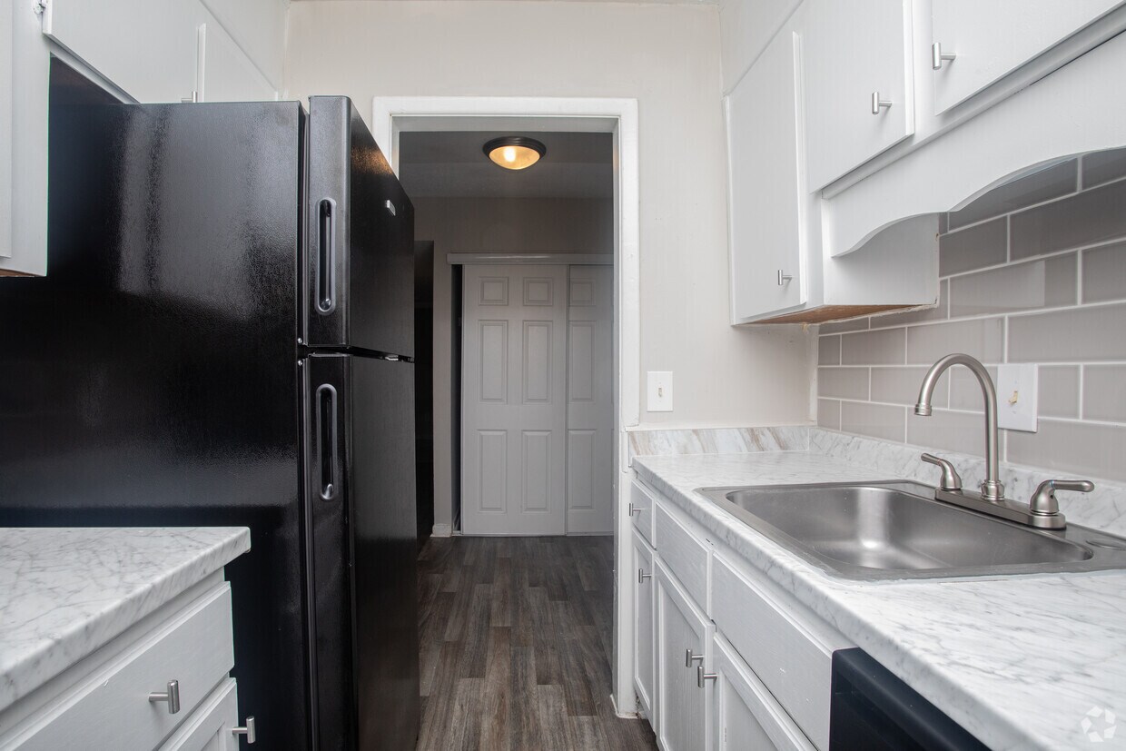 THE CAROLINA Apartments 215 Paper Mill Rd Lawrenceville, GA