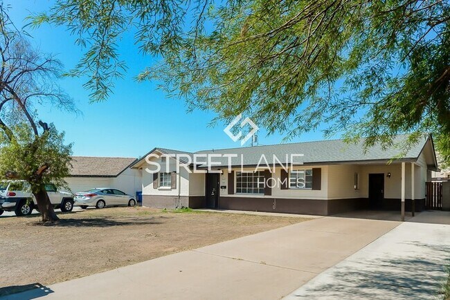 Building Photo - REDUCED!