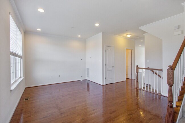 Foto del edificio - 2564 Cherry Tree Rd