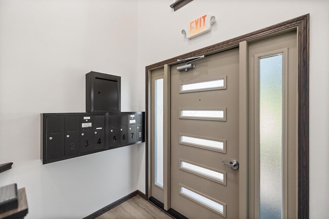 Building Photo - 1665 Riva Ridge Dr