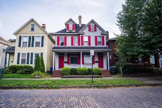 Exterior - 461 E Beck St