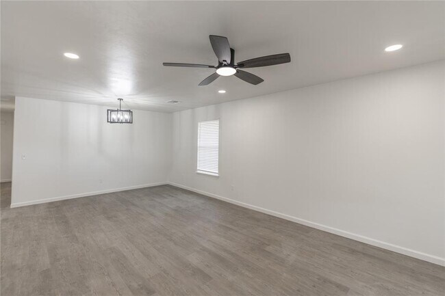 Foto del edificio - 533 Parkhill Cir