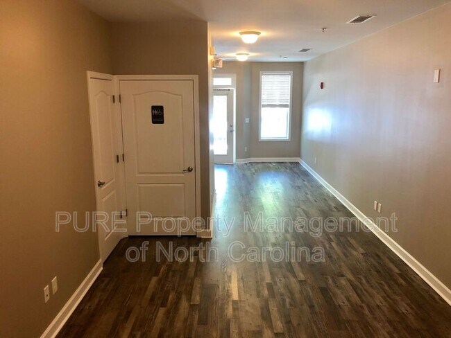Building Photo - 8842 Arbor Creek Dr