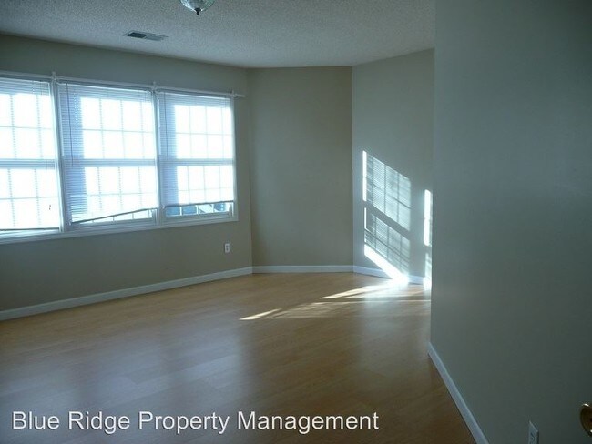 Foto del edificio - 206 Gables Pl