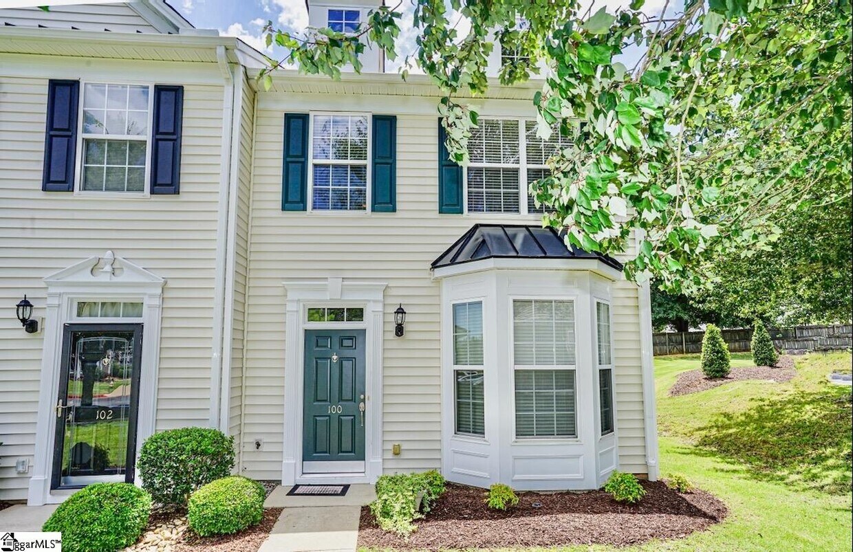 Primary Photo - 100 Xander Dr