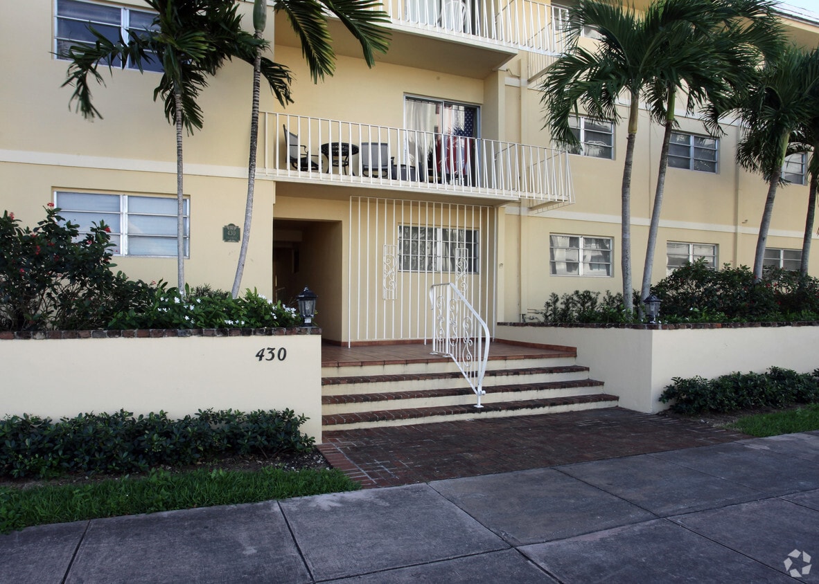 Building Photo - 430 Valencia Ave