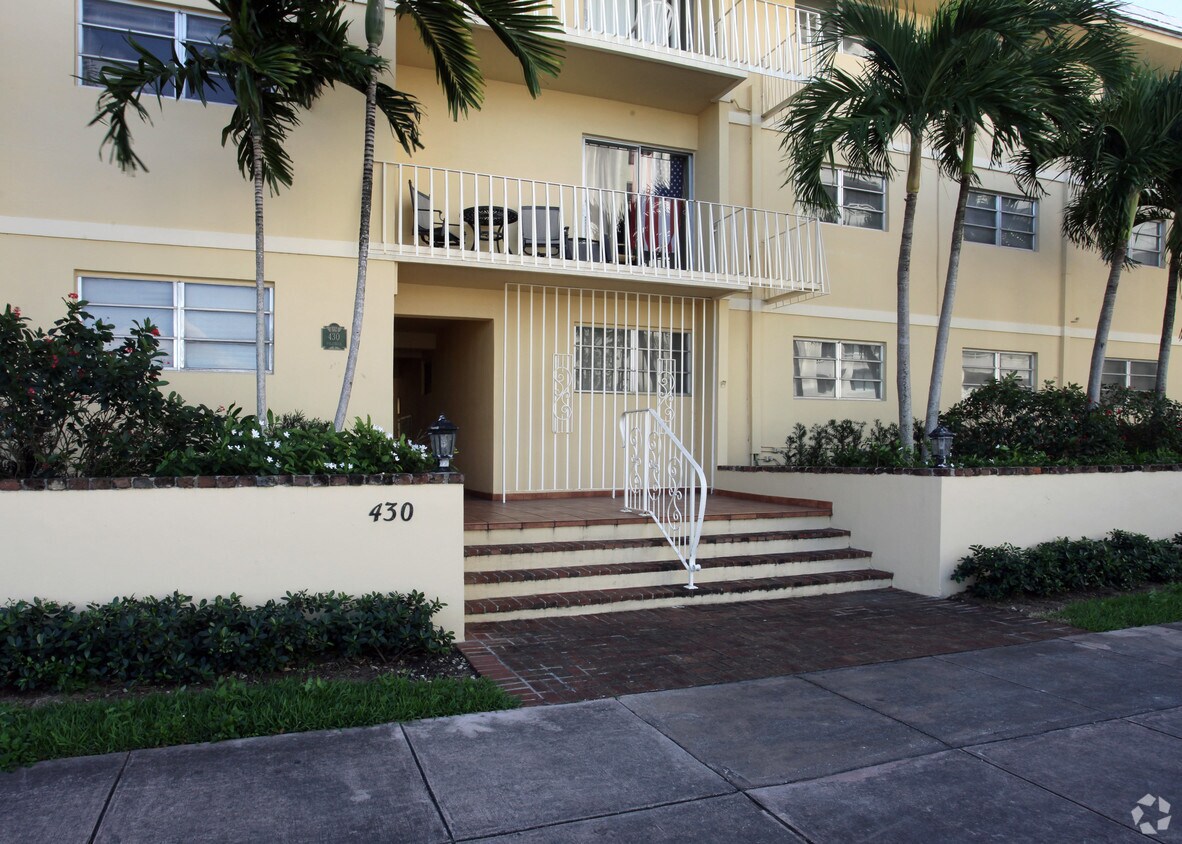 Foto del edificio - 430 Valencia Ave