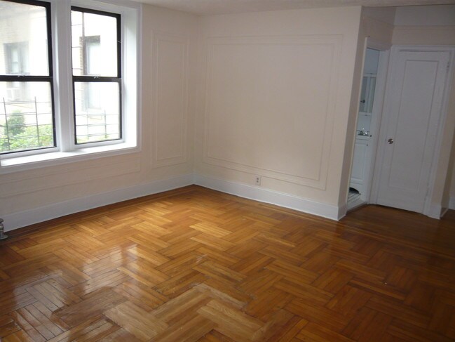 Foto del edificio - 2136 Wallace Ave