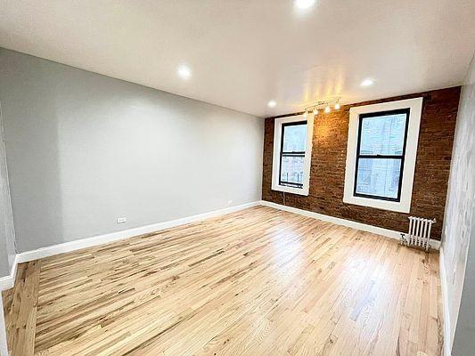 Building Photo - 1 bedroom in BRONX NY 10456