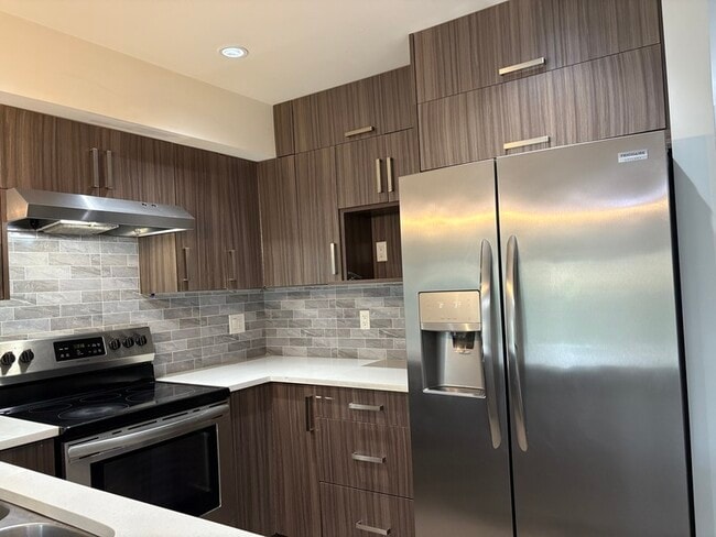 Building Photo - 500 Fleming Rd