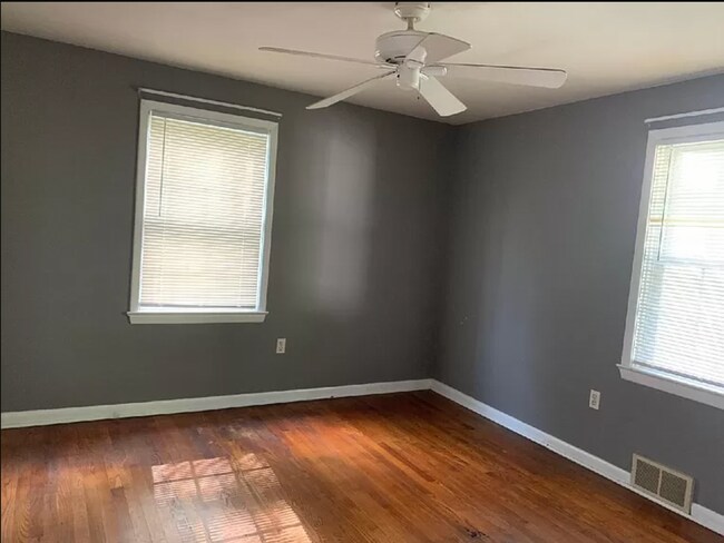 Building Photo - 827 Downingtown Pike