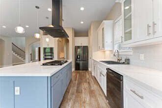 Building Photo - 4310 Fernwood Dr