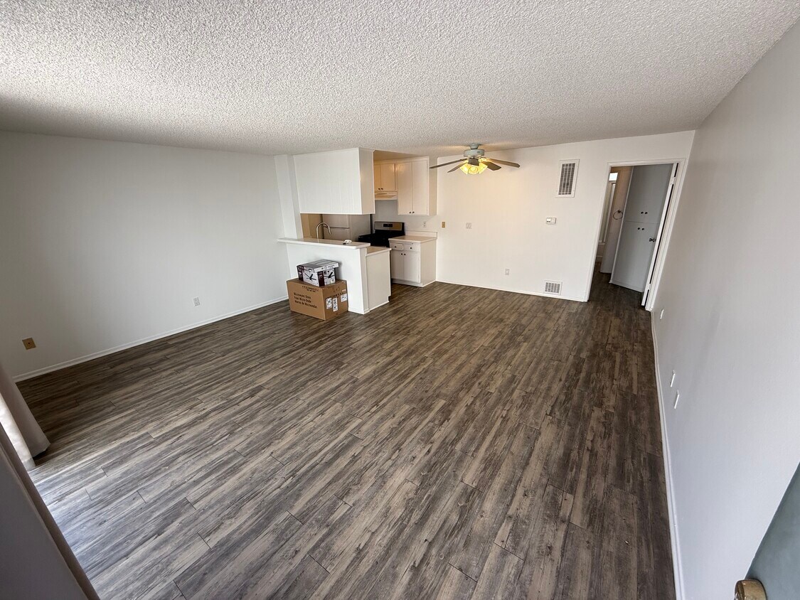 Foto principal - 1218 McClellan Dr