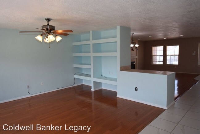 Foto del edificio - 4 br, 3 bath House - 10004 Petra Ct NE