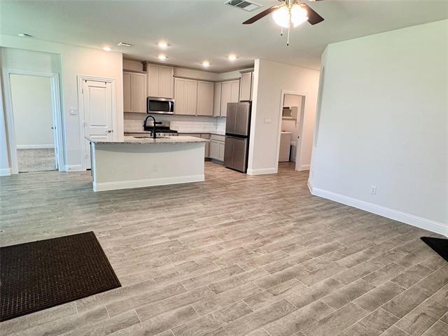 Foto del edificio - 10305 Klondike Ln