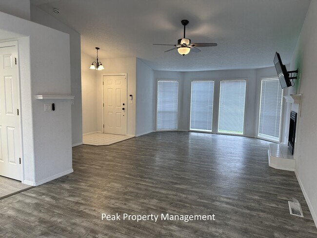 Building Photo - 3009 Ray Ave