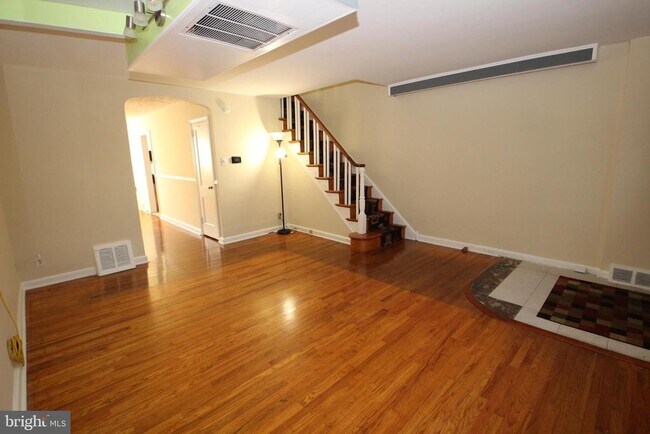 Foto del edificio - 222 W Colonial St