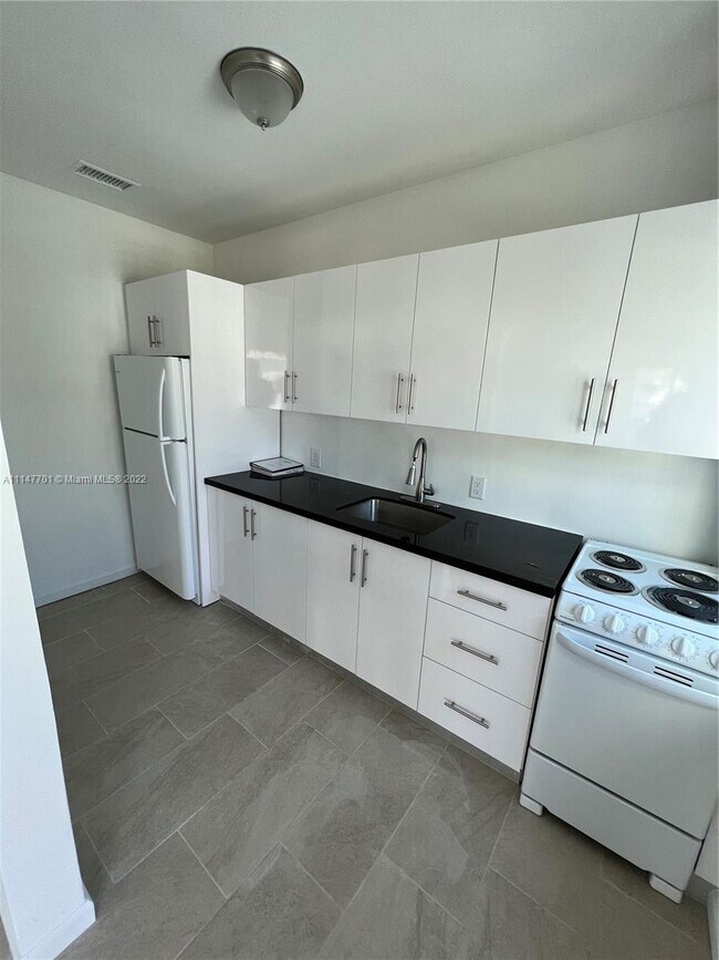 Foto del edificio - 840 81st St