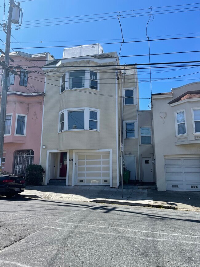 Building Photo - 633 27th Ave