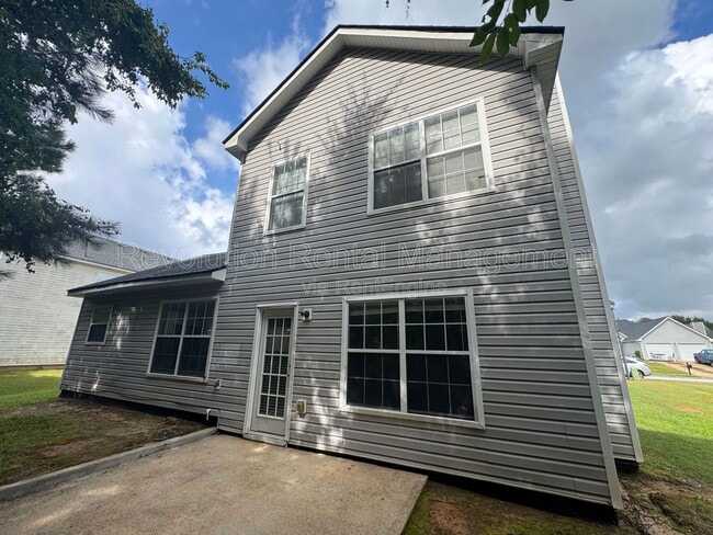 Building Photo - 1618 Village Pl Cir NE