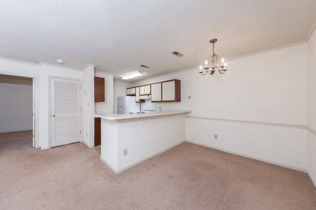 Photo - Prime Location! Apartment