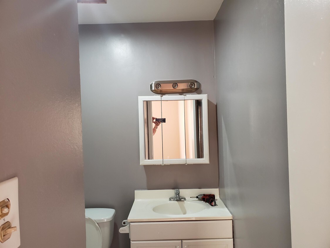 4 Claremont Dr Unit D, Marrero, LA 70072 Room for Rent in Marrero, LA